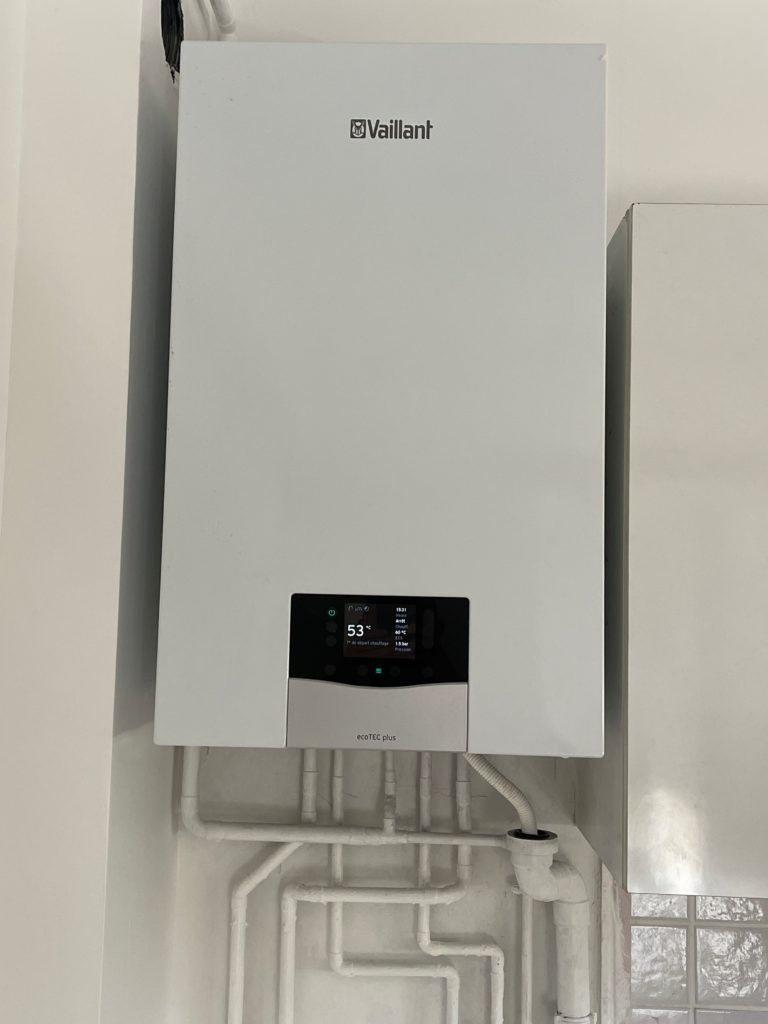 REMPLACEMENT D'UNE CHAUDIÈRE GAZ PAR UNE CHAUDIÈRE GAZ À CONDENSATION À